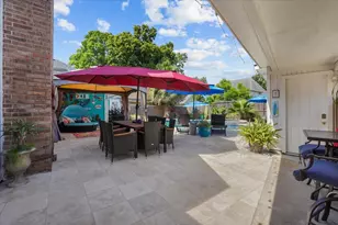 1622 W Hedgecroft Dr, El Lago, TX 77586 - Photo 11