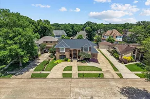 1622 W Hedgecroft Dr, El Lago, TX 77586 - Photo 1