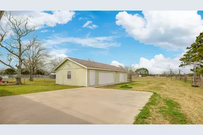 15114 County Road 602, Danbury, TX 77534 - Photo 31