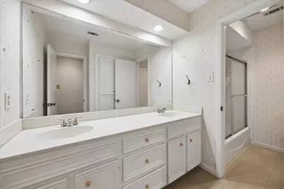 10123 Valley Forge Drive, Houston, TX 77042 - Photo 25