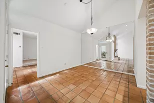 10123 Valley Forge Dr, Houston, TX 77042 - Photo 19