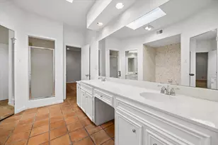 10123 Valley Forge Dr, Houston, TX 77042 - Photo 23
