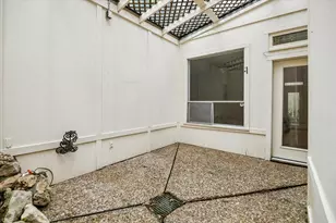10123 Valley Forge Dr, Houston, TX 77042 - Photo 15