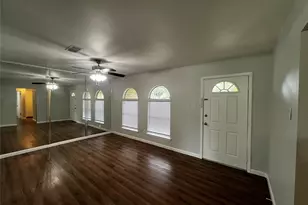 1105 Yorktown St, Richmond, TX 77469 - Photo 3