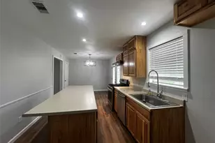 1105 Yorktown St, Richmond, TX 77469 - Photo 7