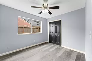 2430 Shady Bend Dr, Pearland, TX 77581 - Photo 17