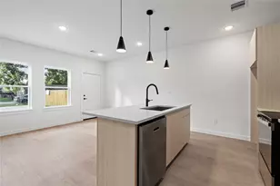 1033 North Ln, Houston, TX 77088 - Photo 7