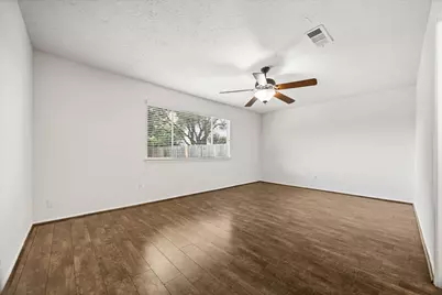 8306 Bee Meadow Lane, Houston, TX 77489 - Photo 7