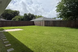 8306 Bee Meadow Ln, Houston, TX 77489 - Photo 13