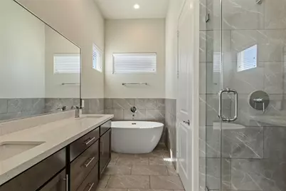 126 Knightsbridge Park Lane, Houston, TX 77018 - Photo 9