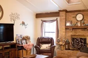 904 Carroll Dr, Yoakum, TX 77995 - Photo 19