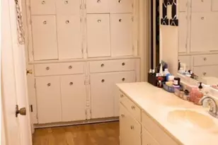 904 Carroll Dr, Yoakum, TX 77995 - Photo 11