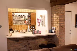 904 Carroll Dr, Yoakum, TX 77995 - Photo 15