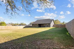 190 Shady Oaks Dr, Hudson, TX 75904 - Photo 5