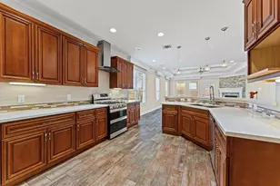 10447 Tree Hollow Circle, La Porte, TX 77571 - Photo 9