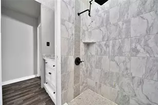 28 Lakeway St, Conroe, TX 77304 - Photo 15