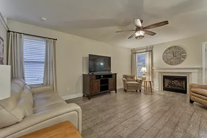 30 Musgrove Place, The Woodlands, TX 77382 - Photo 3