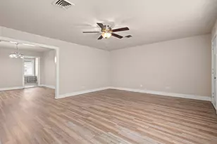 630 Orange St, La Marque, TX 77568 - Photo 5