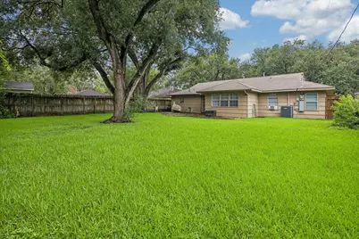 5611 Whitehaven, Bellaire, TX 77401 - Photo 35