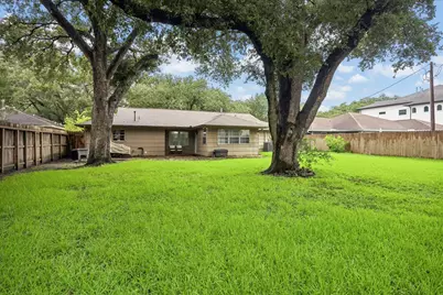 5611 Whitehaven, Bellaire, TX 77401 - Photo 31