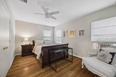 5611 Whitehaven, Bellaire, TX 77401 - Photo 27