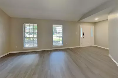 3418 Creek Manor Drive, Houston, TX 77339 - Photo 3