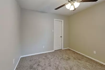 3418 Creek Manor Drive, Houston, TX 77339 - Photo 13