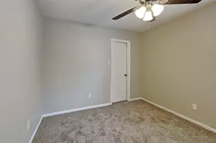 3418 Creek Manor Dr, Houston, TX 77339 - Photo 13