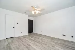 7459 Brompton St, Houston, TX 77025 - Photo 15