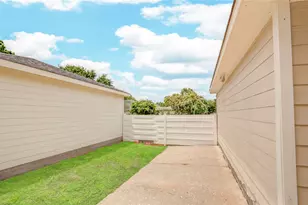 10023 Farrell Dr, Houston, TX 77070 - Photo 25