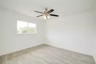 10023 Farrell Dr, Houston, TX 77070 - Photo 23