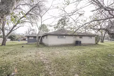 2505 Texas Avenue, Dickinson, TX 77539 - Photo 15