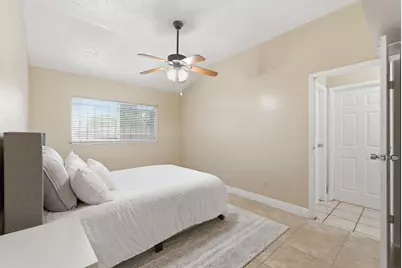 10044 Lasaber Court, Houston, TX 77038 - Photo 15