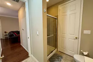 2400 McCue Rd, Houston, TX 77056 - Photo 15