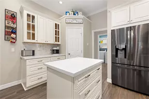 5104 Carefree Dr, League City, TX 77573 - Photo 9
