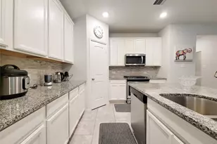 6523 Fiddlewood Thicket Ln, Katy, TX 77449 - Photo 17