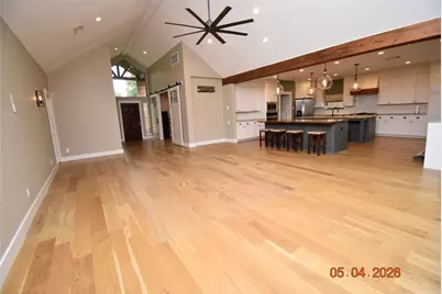 421 Creekside Drive, League City, TX 77573 - Photo 5