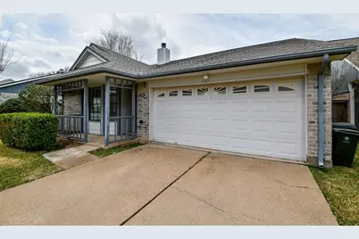 2018 Creek Valley Lane, Sugar Land, TX 77478 - Photo 3