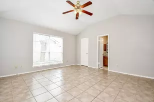 2018 Creek Valley Ln, Sugar Land, TX 77478 - Photo 11