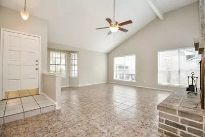 2018 Creek Valley Lane, Sugar Land, TX 77478 - Photo 5