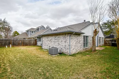 2018 Creek Valley Lane, Sugar Land, TX 77478 - Photo 19