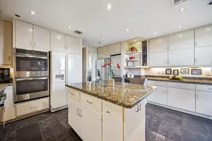 121 N Post Oak Ln, Houston, TX 77024 - Photo 7