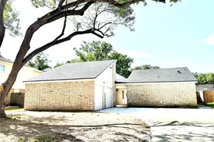 2023 Mustang Springs Dr, Missouri City, TX 77459 - Photo 3