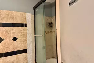 8911 Lazy River Ln, Houston, TX 77088 - Photo 15