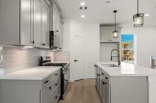 1226 E 23rd St, Houston, TX 77009 - Photo 9