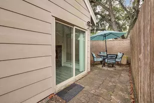 13975 Hollowgreen Dr, Houston, TX 77082 - Photo 25