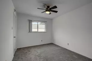 13975 Hollowgreen Dr, Houston, TX 77082 - Photo 19