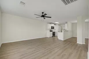 12129 Trawler Pl, Texas City, TX 77568 - Photo 11