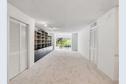 5050 Ambassador Way #218, Houston, TX 77056 - Photo 5