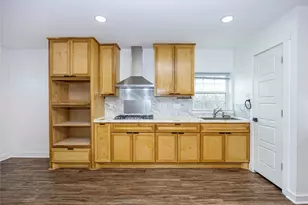 10930 Exeter St, Houston, TX 77093 - Photo 5